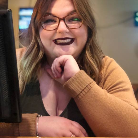 Meet your Posher, Mackenzie - Picture 1 of 1